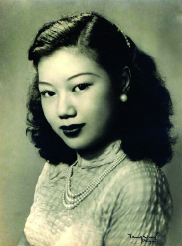 Ch&acirc;n dung Kim Cương